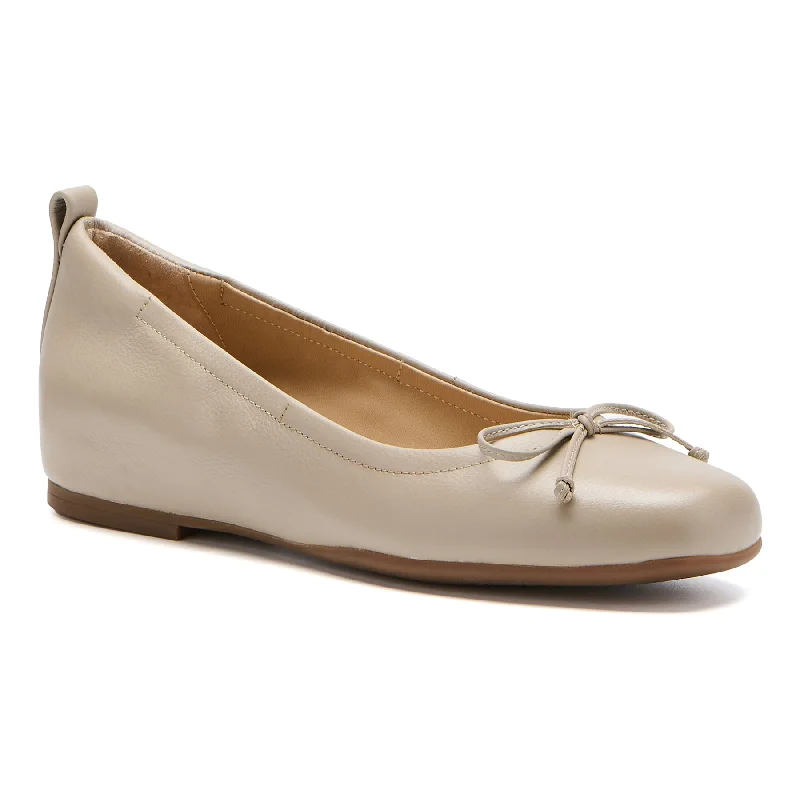 Women's casual loafers for a sophisticated appearance Cadence Bow