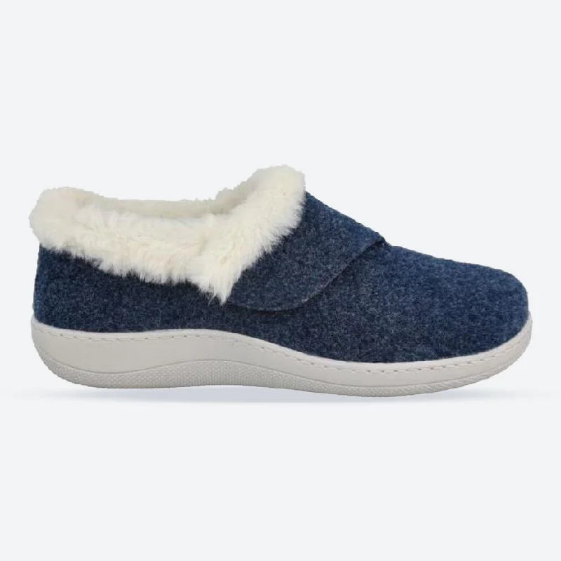 Women's Slippers with a Quilted Pattern in Gray for Added Style Women's Wide Fit DB Talala Slippers