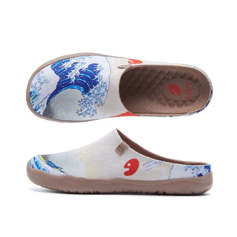 Women's Slippers with a Quilted Pattern in Gray for Added Style Great Wave off Kanagawa Malaga Women