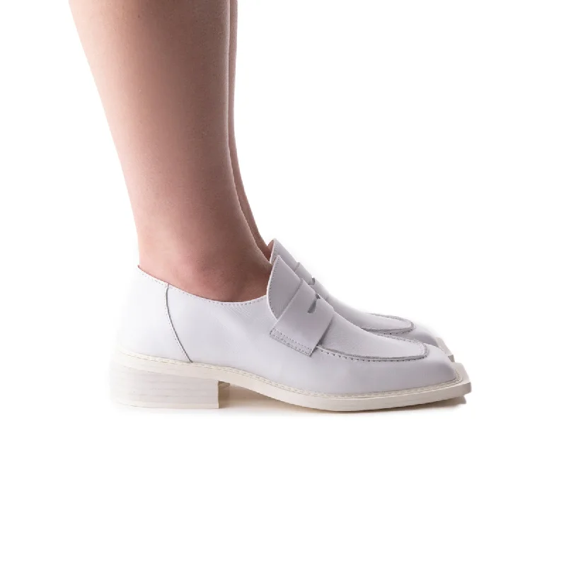 Women's Embroidered Floral Pattern Loafers in Beige for a Spring - Inspired Outfit Malaya White Leather Women's Embroidered Floral Pattern Loafers in Beige for a Spring - Inspired Outfit Malaya White Leather