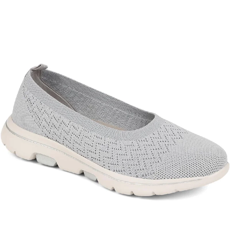 Women's casual shoes with polka - dot patterns for a fun look Slip-on Trainer Pumps - BRK39007 / 324 940 Women's casual shoes with polka - dot patterns for a fun look Slip-on Trainer Pumps - BRK39007 / 324 940