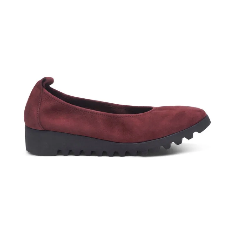 Women's casual shoes for picnics in the park Aetrex Women's Brianna Ballet Flat Burgundy Women's casual shoes for picnics in the park Aetrex Women's Brianna Ballet Flat Burgundy