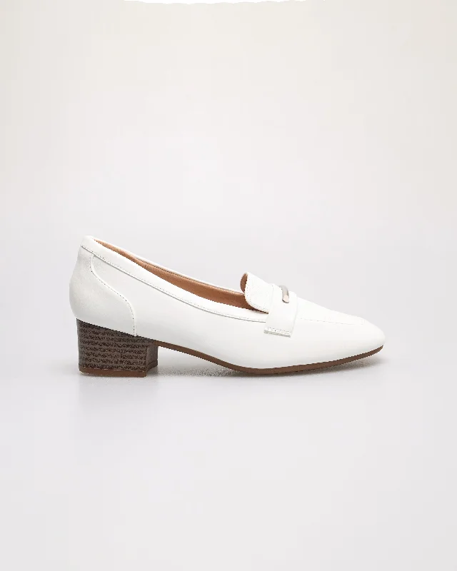 Women's Tassel - Trimmed Loafers with a Low Heel in Olive Green for a Trendy Twist Tomaz NN368 Ladies Wavy Silvery Charm Loafers Women's Tassel - Trimmed Loafers with a Low Heel in Olive Green for a Trendy Twist Tomaz NN368 Ladies Wavy Silvery Charm Loafers