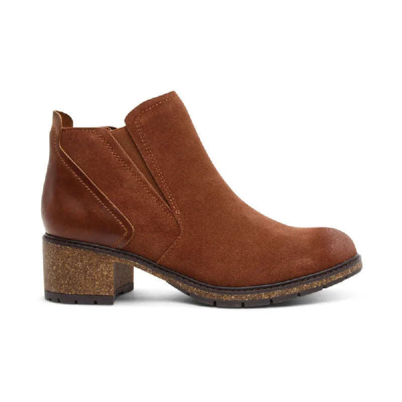 Women's casual shoes with buckles for a classic touch Aetrex Women's Frankie Boot Caramel Cafe Women's casual shoes with buckles for a classic touch Aetrex Women's Frankie Boot Caramel Cafe