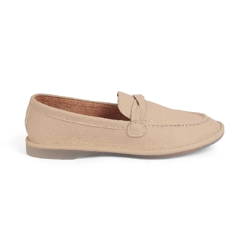 Women's Bow - Embellished Loafers in Red for a Feminine Touch Tresmode Yorko Beige Women's Casual Loafers Women's Bow - Embellished Loafers in Red for a Feminine Touch Tresmode Yorko Beige Women's Casual Loafers