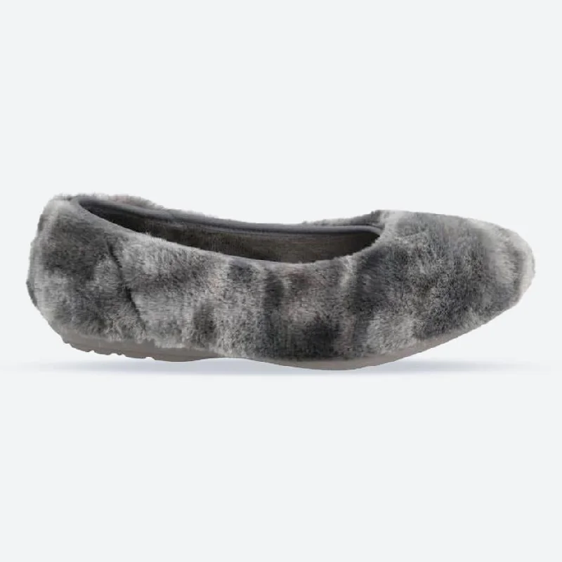 Women's Shearling Lined Slippers with a Fleece Upper in Tan for Ultimate Warmth Women's Wide Fit DB Blackbird Slippers