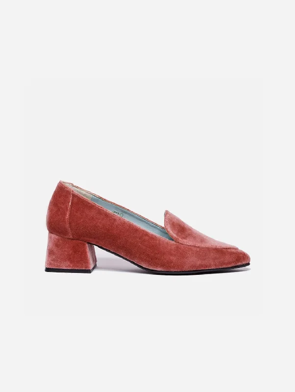 Women's Embroidered Floral Pattern Loafers in Beige for a Spring - Inspired Outfit Iris Vegan Velvet Moccasin Loafers | Pink Women's Embroidered Floral Pattern Loafers in Beige for a Spring - Inspired Outfit Iris Vegan Velvet Moccasin Loafers | Pink