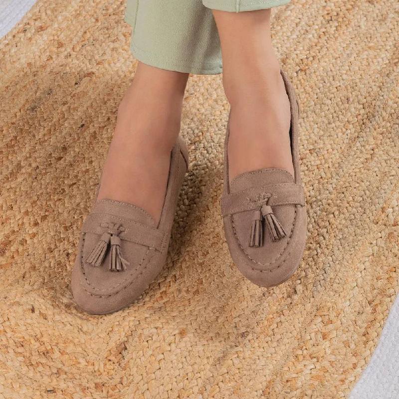 Women's Embroidered Floral Pattern Loafers in Beige for a Spring - Inspired Outfit Tresmode Jonum Beige Women's Dress Tassel Loafers Women's Embroidered Floral Pattern Loafers in Beige for a Spring - Inspired Outfit Tresmode Jonum Beige Women's Dress Tassel Loafers