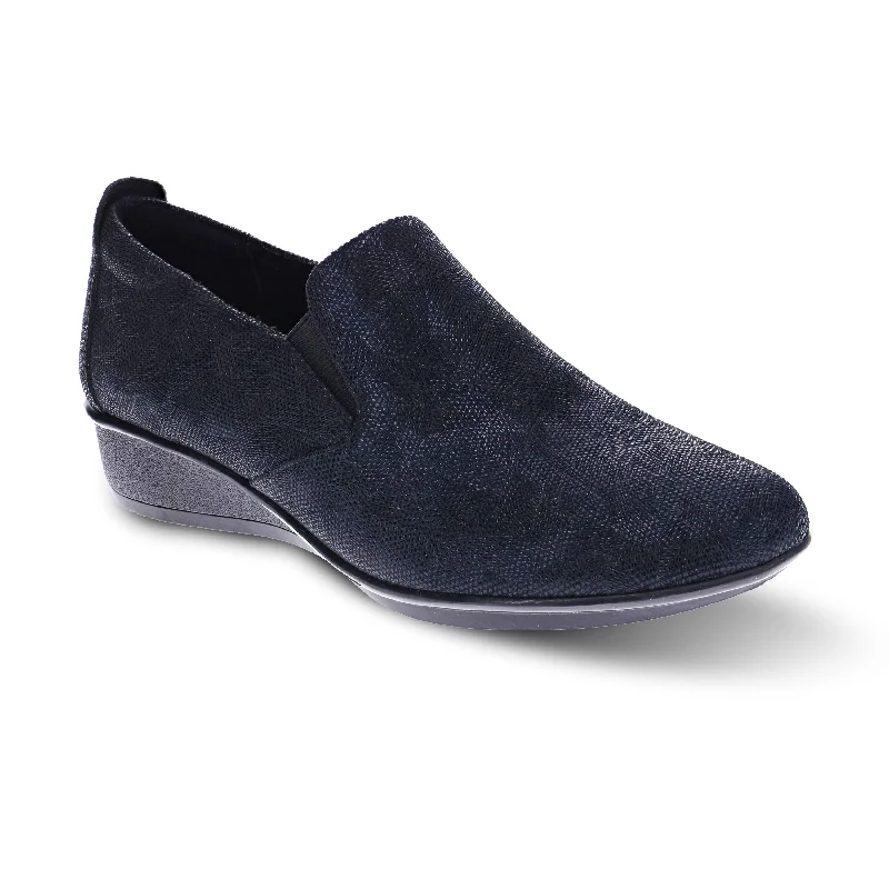 Women's Bow - Embellished Loafers in Red for a Feminine Touch Jamaica Loafer - Final Sale Women's Bow - Embellished Loafers in Red for a Feminine Touch Jamaica Loafer - Final Sale
