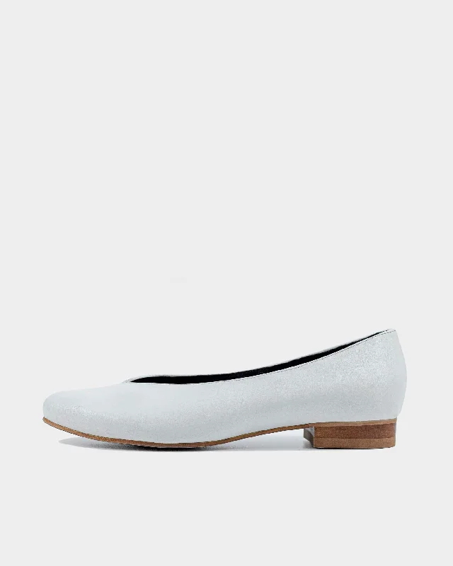 Women's casual shoes in green for a unique touch Pumps White Nopal ballerinas made of cactus leather Women's casual shoes in green for a unique touch Pumps White Nopal ballerinas made of cactus leather