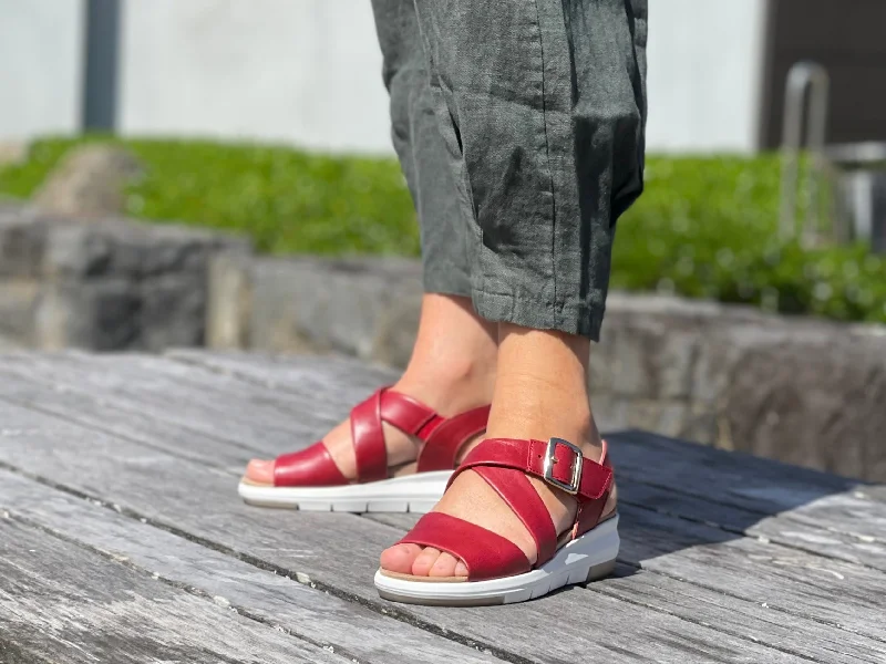 Women's Sandals with a Floral - Printed Upper in Pink for a Feminine Spring LookAco Comfort Amaya available in 3 colours Women's Sandals with a Floral - Printed Upper in Pink for a Feminine Spring LookAco Comfort Amaya available in 3 colours