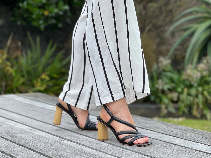 Anti - Slip Women's Sandals with a Grooved Sole in Green for Outdoor AdventuresCarrano Devyn available in 3 colours Anti - Slip Women's Sandals with a Grooved Sole in Green for Outdoor AdventuresCarrano Devyn available in 3 colours