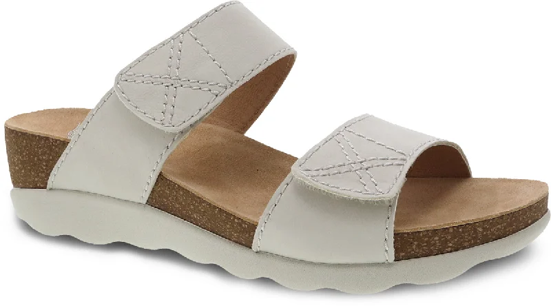 Anti - Slip Women's Sandals with a Grooved Sole in Green for Outdoor AdventuresDansko Maddy Anti - Slip Women's Sandals with a Grooved Sole in Green for Outdoor AdventuresDansko Maddy