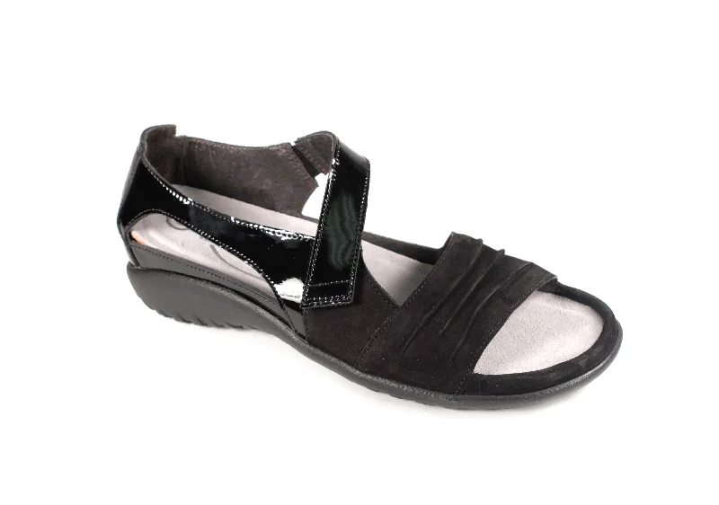 Women's Flat Slide Sandals with a Memory Foam Insole in White for All - Day ComfortPapaki - Black Patent Women's Flat Slide Sandals with a Memory Foam Insole in White for All - Day ComfortPapaki - Black Patent