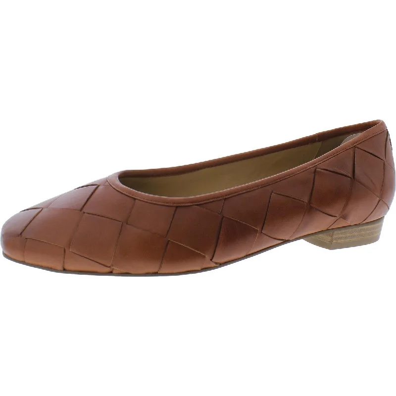 Women's Faux Fur - Lined Oxfords in Tan for a Cozy Winter OptionTrotters Womens Leather Round Toe Flat Shoes Women's Faux Fur - Lined Oxfords in Tan for a Cozy Winter OptionTrotters Womens Leather Round Toe Flat Shoes