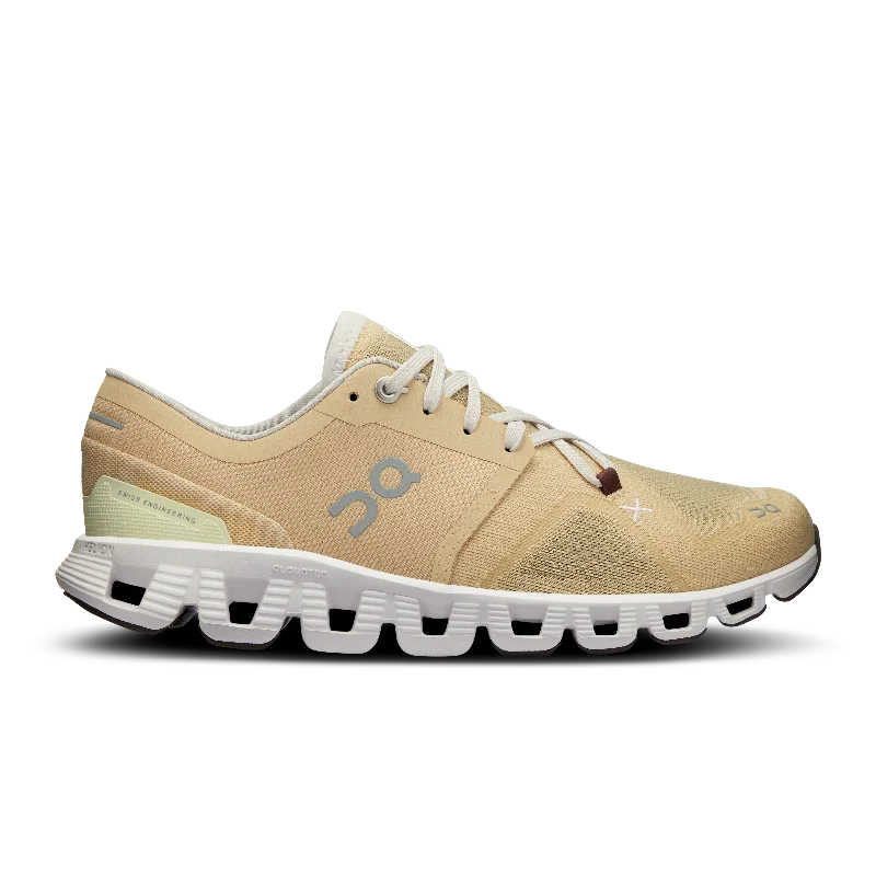 Women's Running Shoes with a Quick - Dry Lining in Coral for Moisture ManagementCloud X 3 Women's Running Shoes with a Quick - Dry Lining in Coral for Moisture ManagementCloud X 3