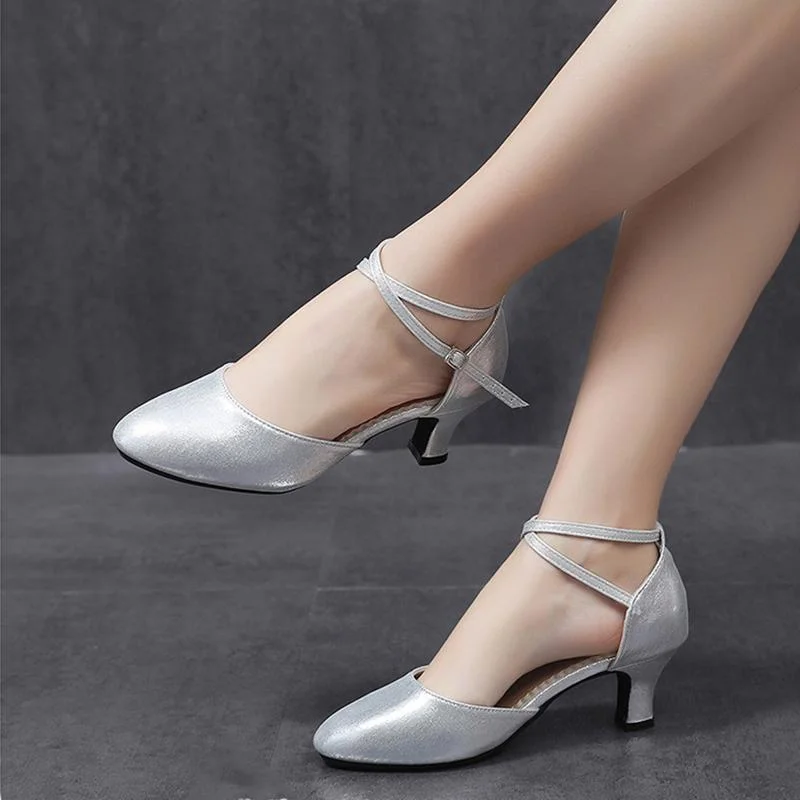 Sparkly Rhinestone - Embellished Hip - Hop Dance Shoes in Gold for a Glamorous LookWomen's Leatherette 3.5cm/5.5cm Heels Swing Dance Shoes Ballroom Dance Shoes Modern Shoes Sparkly Rhinestone - Embellished Hip - Hop Dance Shoes in Gold for a Glamorous LookWomen's Leatherette 3.5cm/5.5cm Heels Swing Dance Shoes Ballroom Dance Shoes Modern Shoes