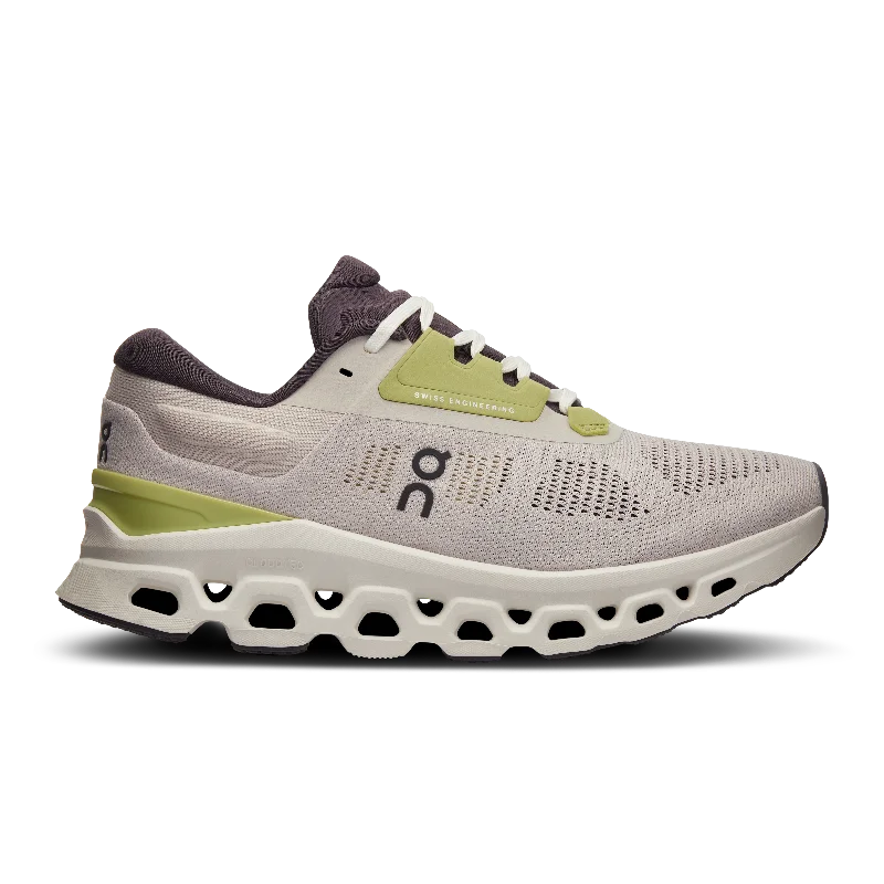 Padded Tongue and Collar Women's Running Shoes in Green for Added ComfortCloudstratus 3 Padded Tongue and Collar Women's Running Shoes in Green for Added ComfortCloudstratus 3