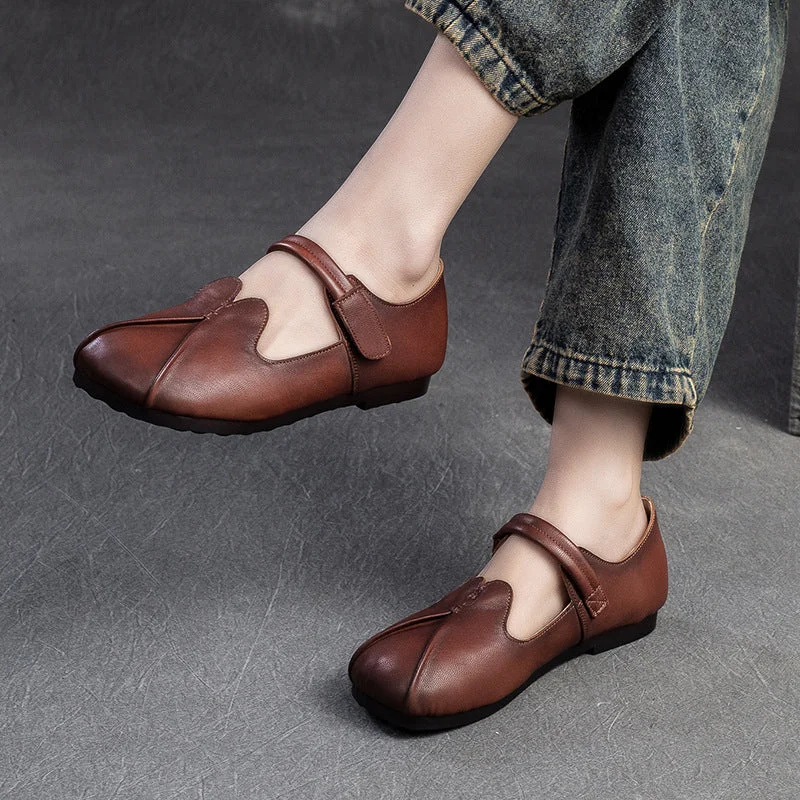 Women's casual shoes in green for a unique touchWomen Retro Leather Casual Velcro Tape Flat Shoes Women's casual shoes in green for a unique touchWomen Retro Leather Casual Velcro Tape Flat Shoes