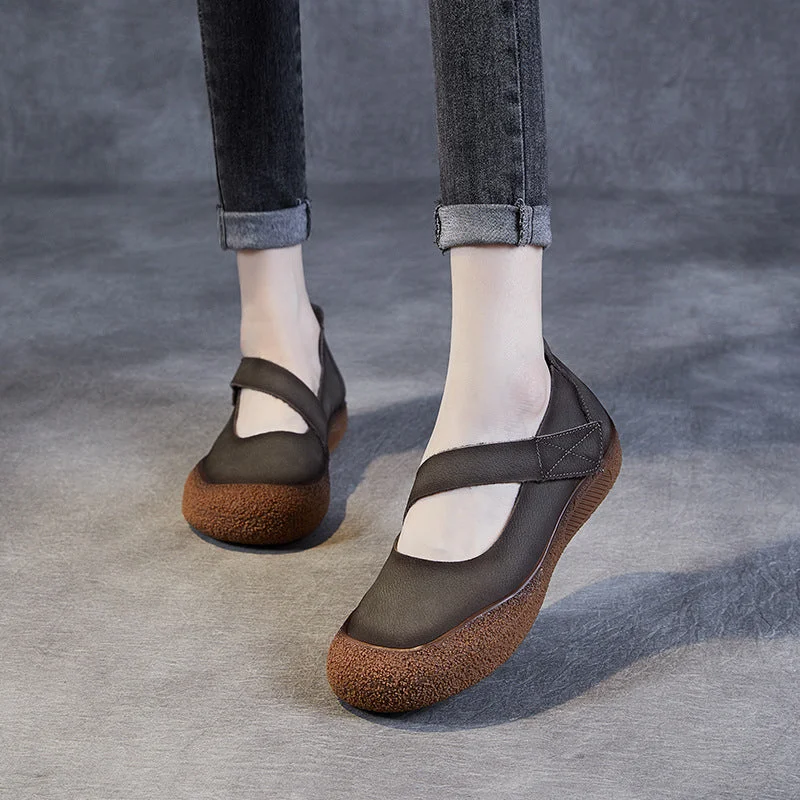 Women's casual shoes in beige for a neutral optionWomen Retro Leather Velcro Tape Flat Casual Shoes Women's casual shoes in beige for a neutral optionWomen Retro Leather Velcro Tape Flat Casual Shoes