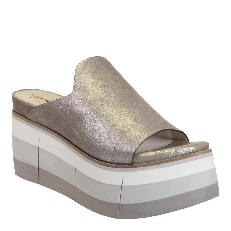 Plus - size women's espadrilles for a perfect fitWomen's Flow Wedge Sandals In Silver Plus - size women's espadrilles for a perfect fitWomen's Flow Wedge Sandals In Silver